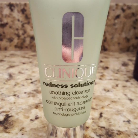 clinique redness solutions cleanser